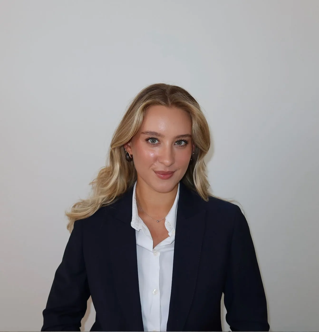 Portrait d'Anahé Sabatié, fondatrice de Swipe Up Agency